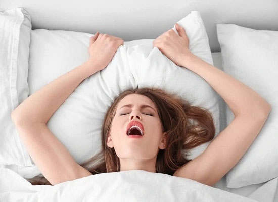 Cách cải thiện hiện tượng phụ nữ xuất nước tiểu khi quan hệ